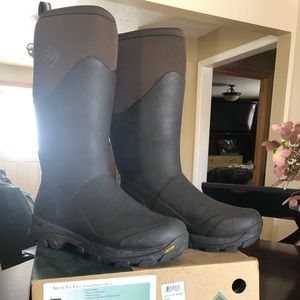 Men’s Muck boots 🥾